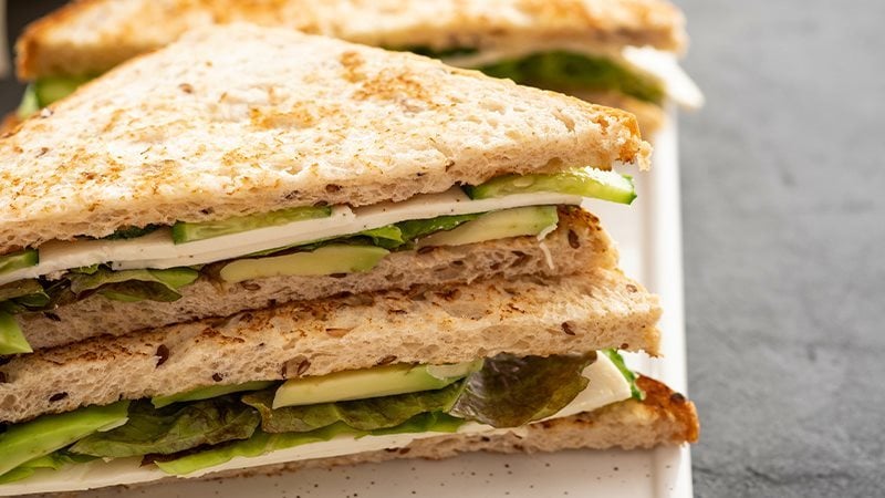 Tramezzini avocado petto di pollo e rucola_16_9